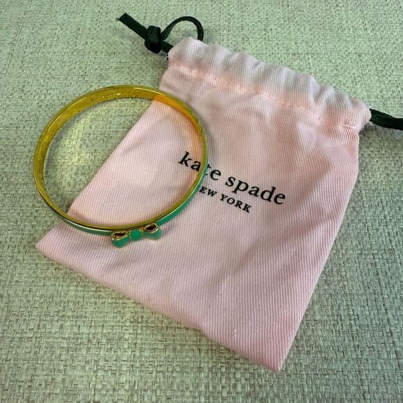 Kate Spade Green & Gold Take A Bow Bangle Bracelet - Picture 4 of 4
